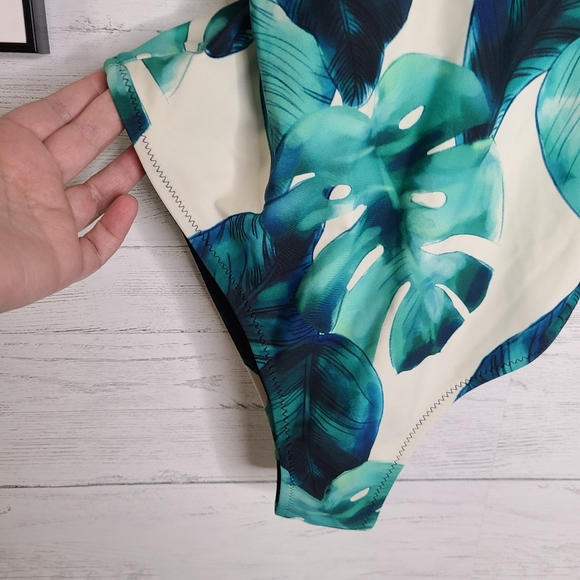 Cupshe Tropical Leaves Lace Up Back One Piece Swim - Picture 6 of 14